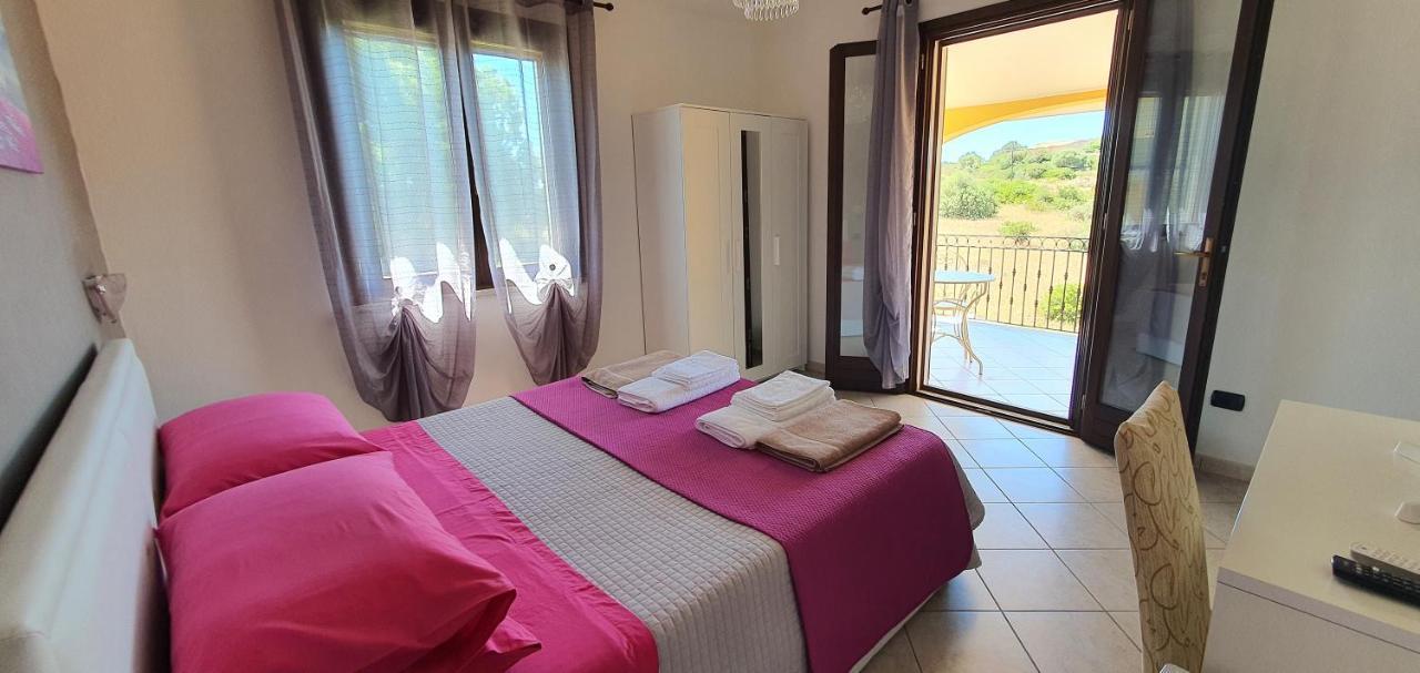 Artemisia Bed And Breakfast Sant'Anna Arresi Exterior photo